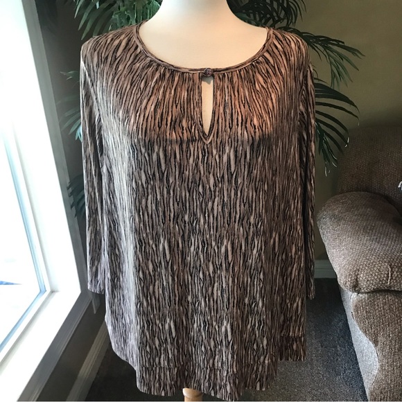 Soft by Avenue plus size scoop neck pullover stretch top - Picture 2 of 6